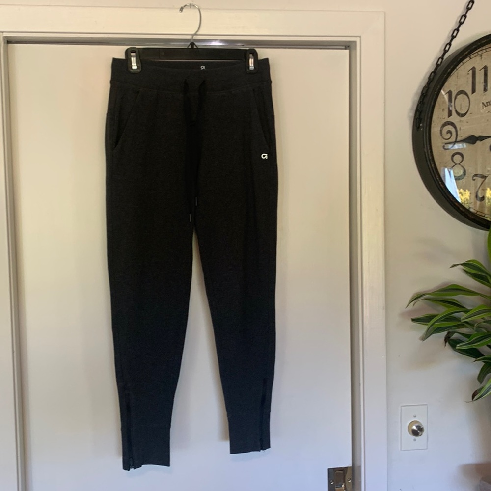 Women’s Gap Fit Dark Grey Performance Cotton Joggers
